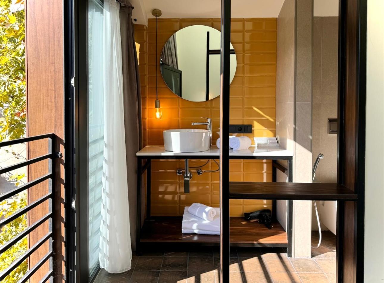 Tbilisi Edition - Design Hotel & Private Spa Екстер'єр фото